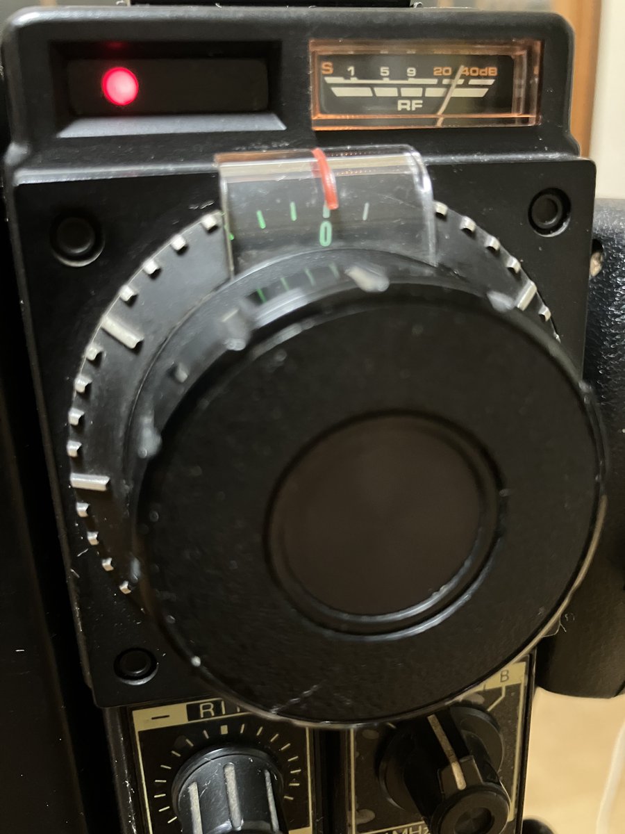 JE3USR_KT36's tweet photo. 土曜日は近所のOMのロールコールにお声がけしてチェックイン

水曜・木曜の別のOMは今月いっぱいまで入院中なので💧、土曜以外にSSB機の出番がない😣

来月は復活される予定であるのと、且つ金曜日の愛好会RCは盟友TKP局担当のようなので、8月は金曜日も運用予定💦

#アマチュア無線 #144MHz #2mSSB https://t.co/On7tKgGjlc