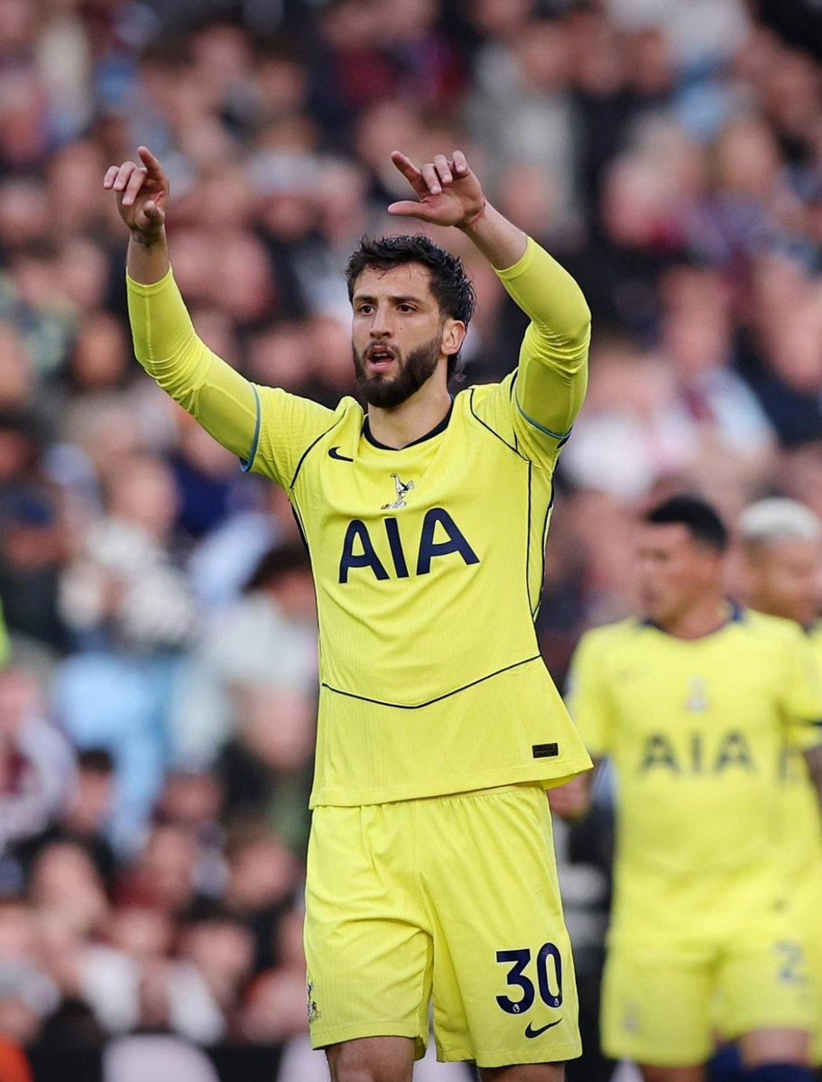 FootPulseGlobal's tweet photo. Bentancur, Sarr miss spurs pre- season tour

De zerbi said midfielders were granted extended leave after the world cup,with bantancur recovering from  a tough season and Sarr handling a personal issues 
@FabrizioRomano https://t.co/pbz6CpHKTQ
