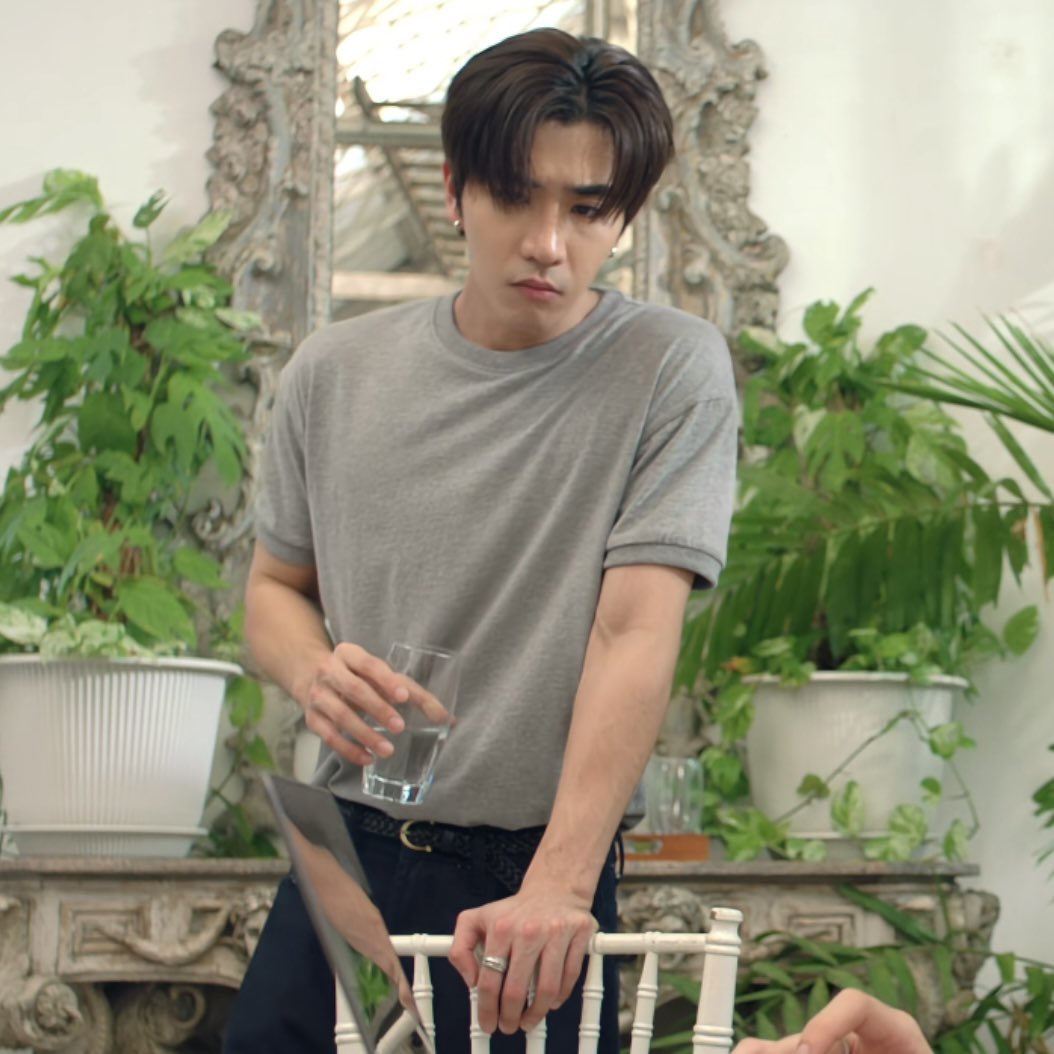 bunnybiboo's tweet photo. คนเก่าหล่อขนาดนี่กุกลับไปก็ได้ https://t.co/3VGqyQAeK0