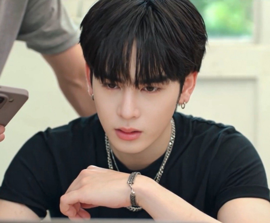 eronesusilovex's tweet photo. โทษนะ ใส่แค่เสื้อยืด หล่ออะไรกันจัง🥺🥺🥺🥺🥺🥺🥺🥺🥺🥺🥺
#PeachAndMeSeriesEP3 https://t.co/tv2c1GYSCX