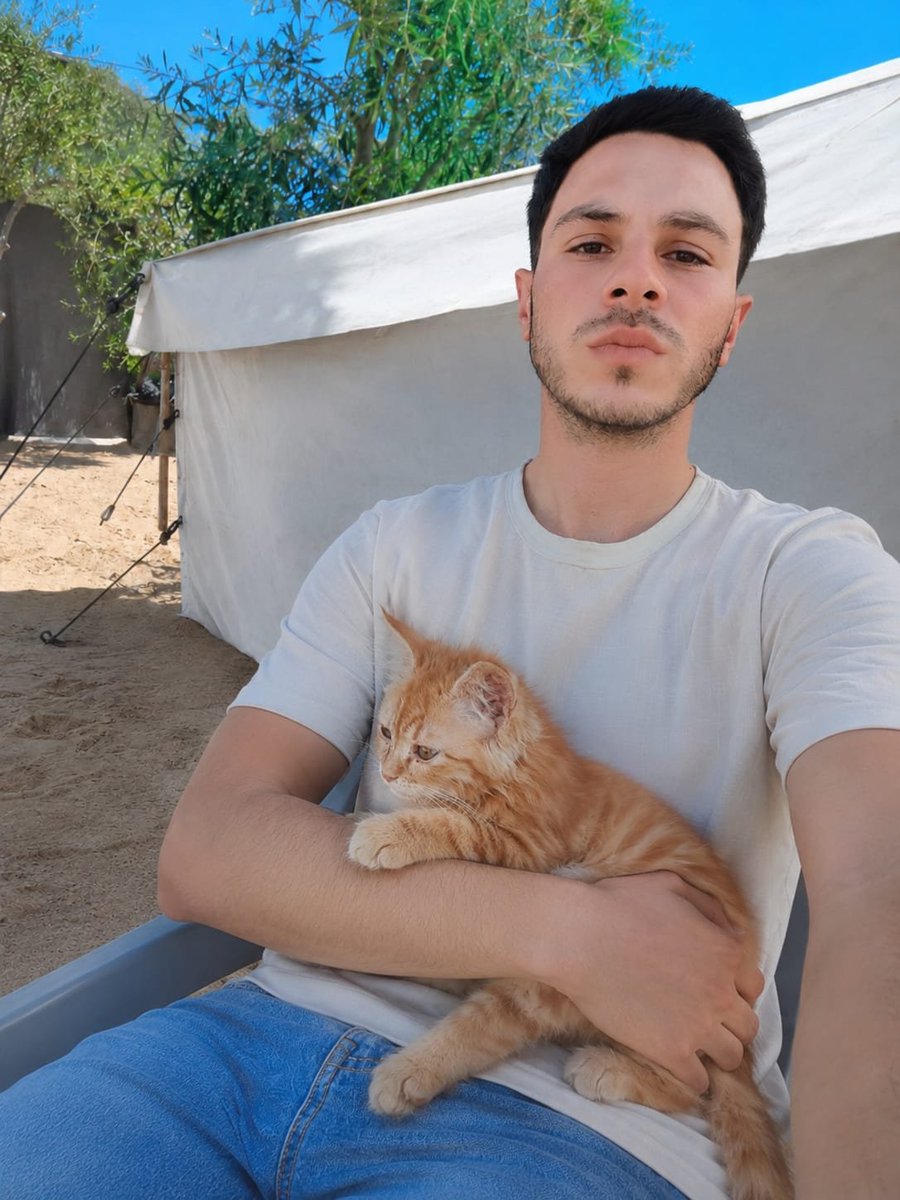 MohammedE62425's tweet photo. My sick cat and I are suffering from hunger and malnutrition. Please help us get the treatment we need. Your kindness can save a life. 🙏
https://t.co/vemmfPRTsA https://t.co/DYDVsN5gT5