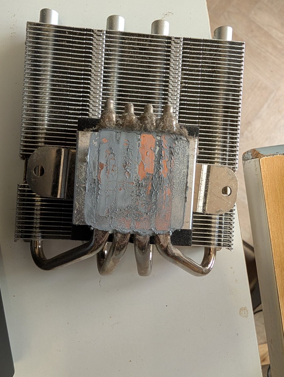 nifrendiel_art's tweet photo. My mod actually came to my house cause I needed to clean my pc / change the thermal paste.
Yeah.....
Yeah.....
I got nothing to say lmao https://t.co/BBPKcFro5C
