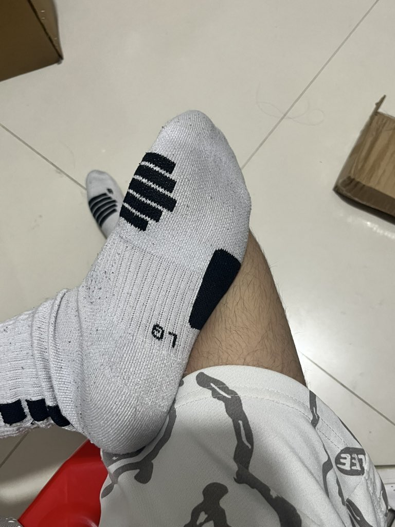 Caoock's tweet photo. 有钱的找我
#白袜脚 #高中生 https://t.co/O0VGONvJP1