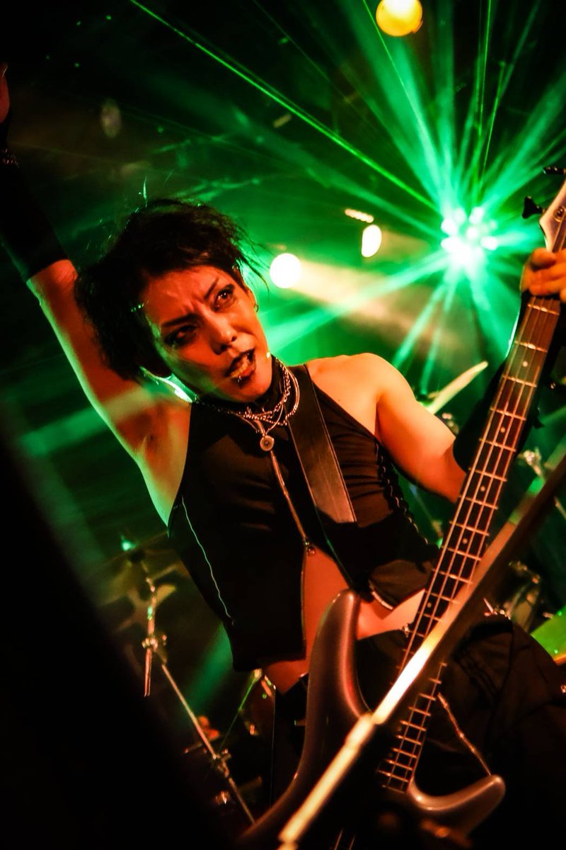 naoetoSadies's tweet photo. 混沌少年ライブでした。
一部、二部共にクッソ楽しかったー😆😆
最後は急遽、見に来てくれてた混沌少女メンバー達も参加してくれて凄く感慨深いライブになりました。

次は福岡DRUMBe-1、B.9V1‼️

死ぬ気で行きます。

#混沌少年
#混沌少女
#新高円寺LOFTX
#IDOLintheDARK https://t.co/7JLwFzd3AW