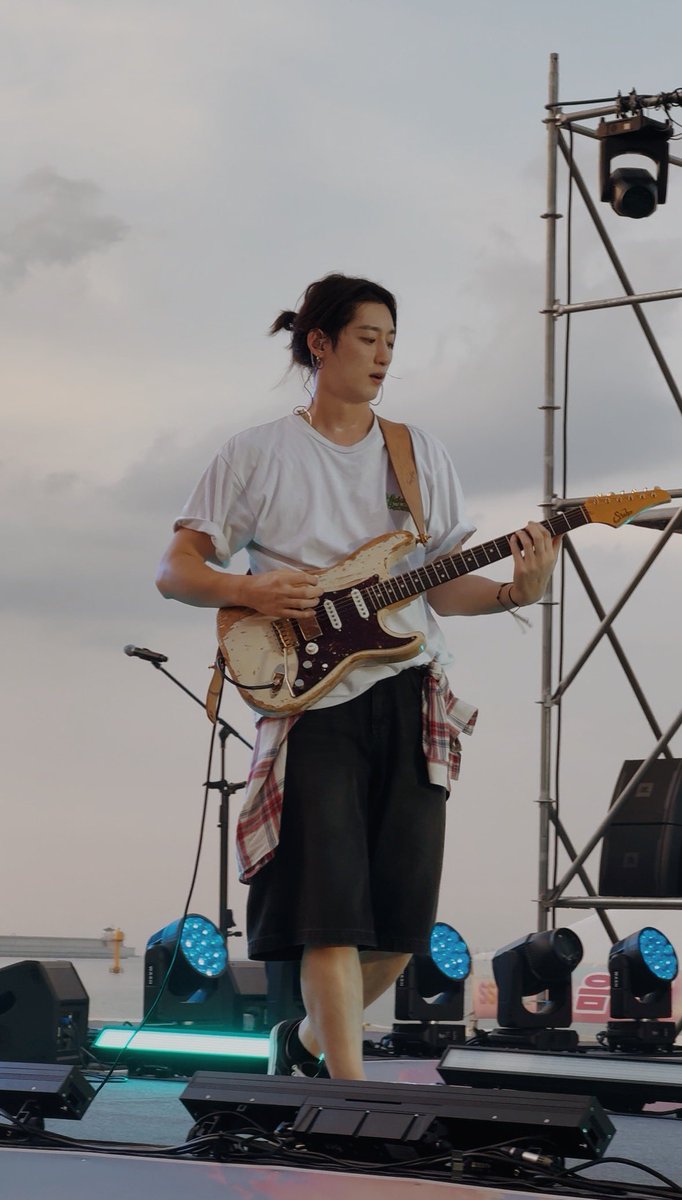 MonicaPertiwi96's tweet photo. 260725 SSUM FESTIVAL
Samcheok Beach
#HEYMEN #헤이맨 #kband #삼척해변 #밴드 https://t.co/8sOPKXA81P