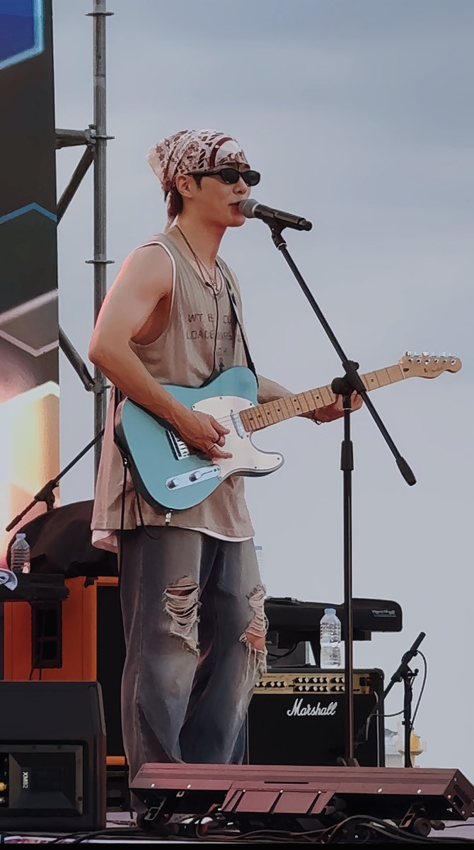 MonicaPertiwi96's tweet photo. 260725 SSUM FESTIVAL
Samcheok Beach
#HEYMEN #헤이맨 #kband #삼척해변 #밴드 https://t.co/8sOPKXA81P
