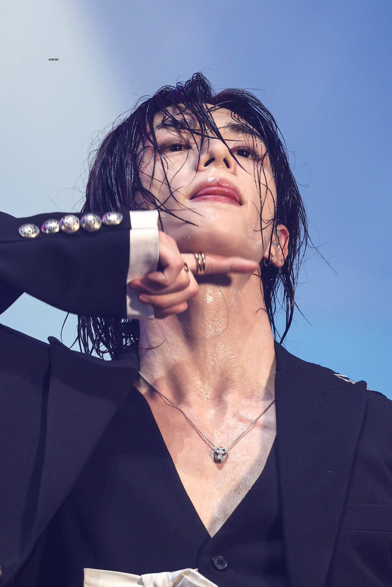hynjinsuniverse's tweet photo. hyunjin aura on stage🔥

~ 260725 RUN IT SEOUL D-1 #hyunjin https://t.co/3TdDoeMBbX
