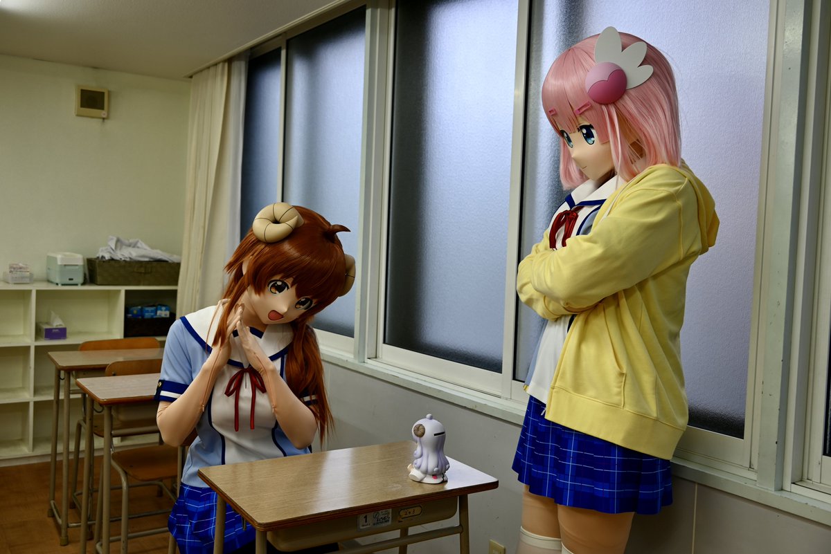 amedas71's tweet photo. 「といった感じで桃を眷属にするのだ」
「すごい…！さすがご先祖！」
「……なるほど」
#kigurumi
#まちカドまぞく https://t.co/5gFhOWRWim