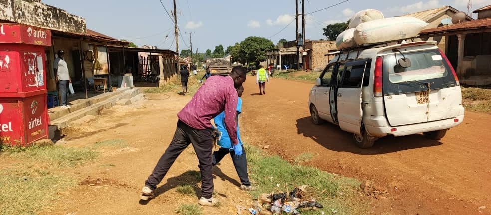 AmuriaDLG's tweet photo. NATIONAL CLEANING DAY:
Orungo TC Residents in action. https://t.co/uCo3s0nxt6