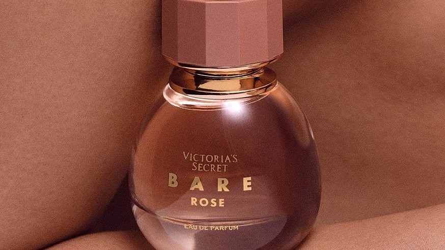 Momihael1100's tweet photo. VICTORIA'S SECRET BARE ROSE EDP
🌷 เปลี่ยนผิวเป็นกลีบกุหลายสีชมพู หอมนุ่มนวล ครีมมี่
🌷 ติดผิวดีสุดๆค่ะ รุ่นนี้หอมและหายากมากๆ

🌷 5ml 210 (ปกติ 260)
🌷 10ml 390 (ปกติ 490)

DESCRIPTION : น้ำหอมกุหลาบมักส์สกินเซ้น นุ่มนวล หรูหรา น่ารัก ติดทน หวานสดชื่นไม��เหมือนใคร เปิดจากลูกแพร์หวานชื่นใจ ตามด้วยกลีบกุหลาบ มักส์และดรีมวู้ด ยกระดับน้ำหอม วิคตอเรียที่สุดค่ะตัวนี้ กุหลาบอ่อนหวาน น่ารัก ผู้ดีสุด ๆ เค้าเป็นโรส มักส์ อะควาติก เฟรชด้วย ไม่ต้องกลัวจะเลี่ยน เพราะหอมเย็นสบาย สดชื่น สะอาดไปพร้อมๆกัน

แจ้งmlด้วยน้า 
(รับ60ml) กล่องซีล