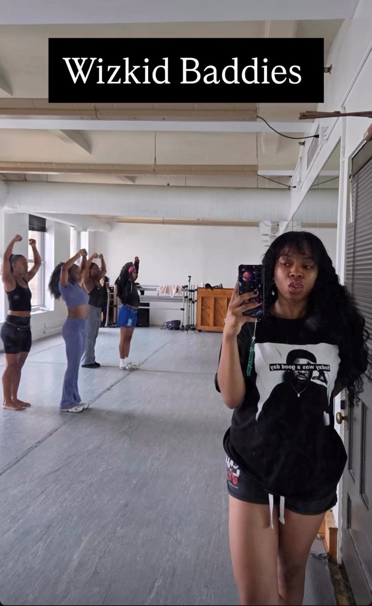 Elozino__'s tweet photo. Wizkid stage dancers via IG ❤️ https://t.co/4EtcMxip76