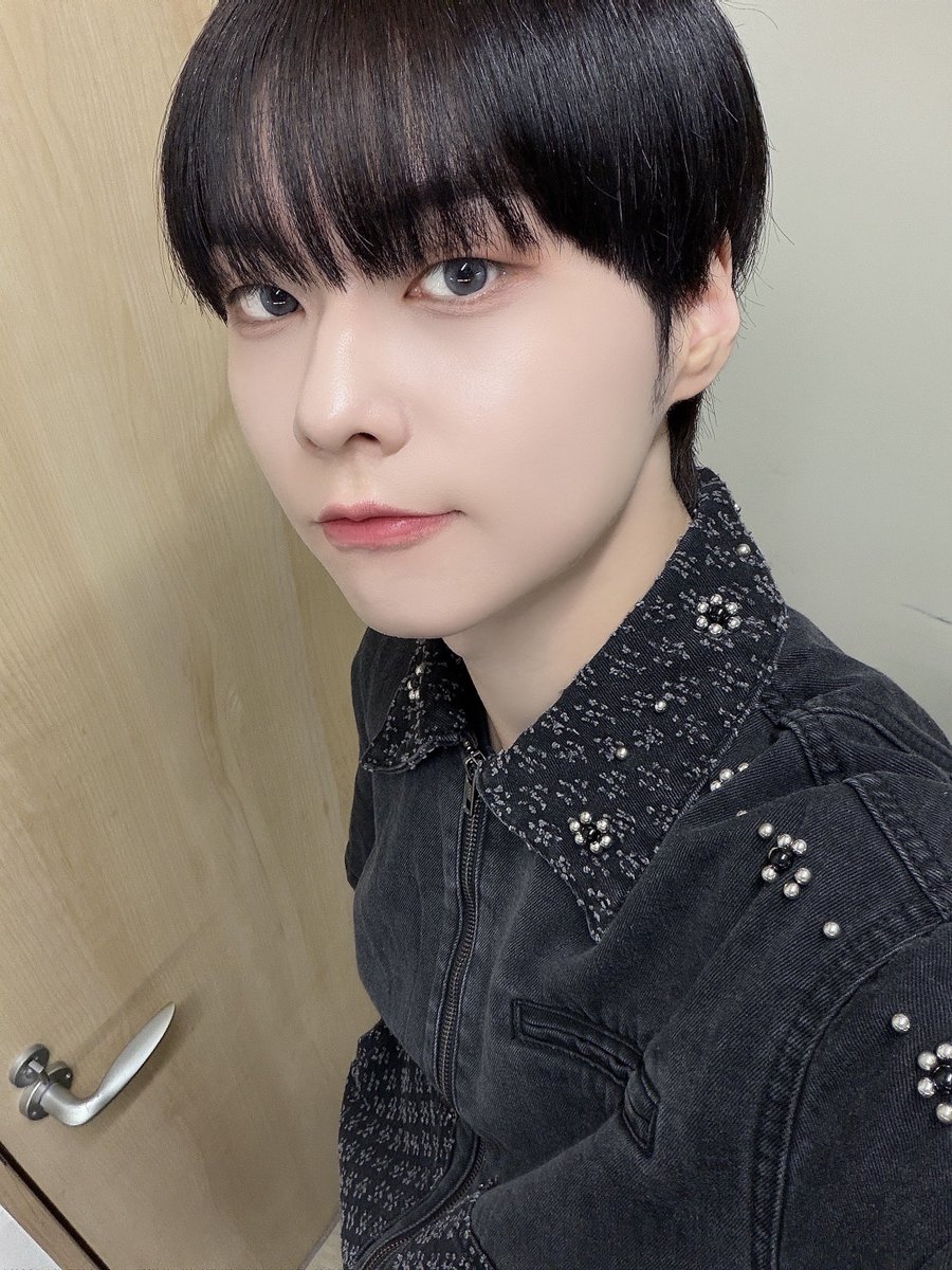 WAKER_official's tweet photo. 🖤

#WAKER #웨이커 #ウェイカー
#리오 #LEO https://t.co/ahkonRgFmA