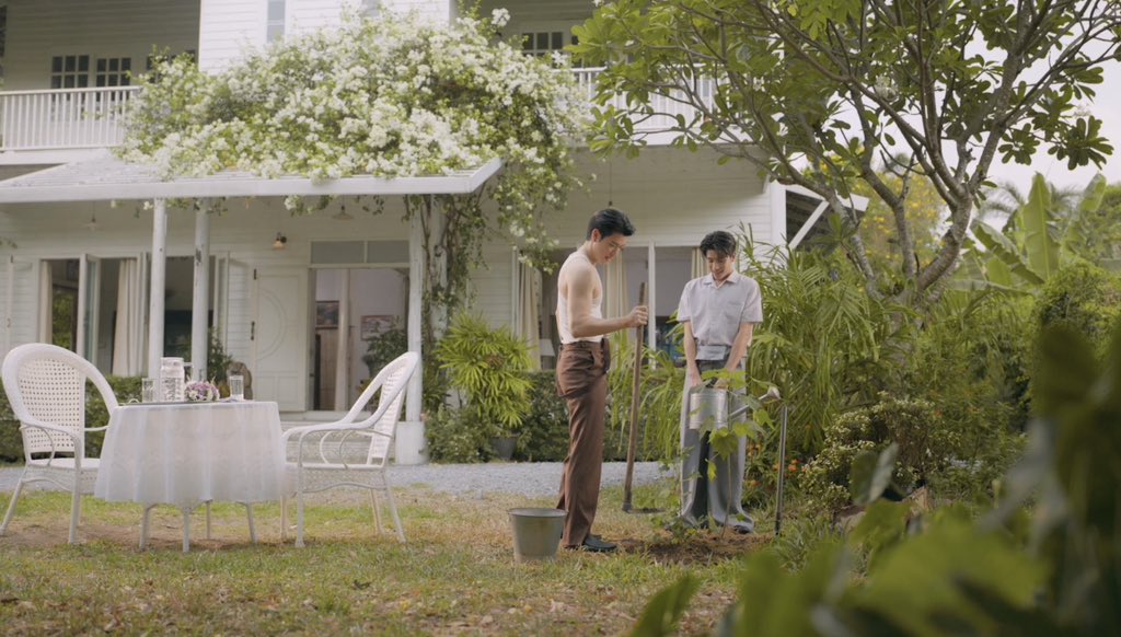 ArunRungTH's tweet photo. Once คนสวน Always คนสวน

THE EDGE OF HORIZON EP6

#อรุณรุ่งEP6 https://t.co/0emGSDTnP5