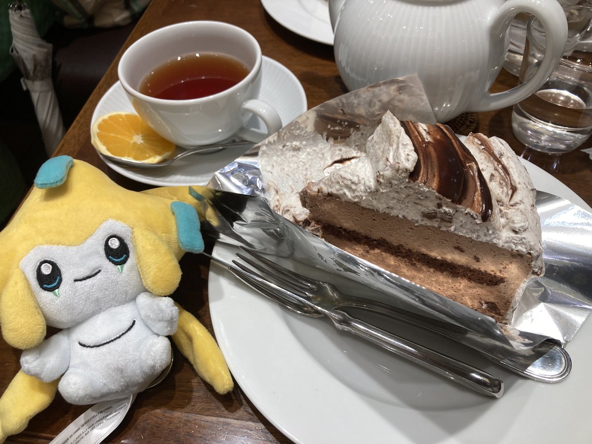masiron's tweet photo. 友人と食べに行った美味しかった🍰 https://t.co/qmggSddyPa