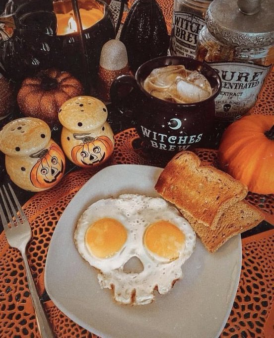 therlwrites's tweet photo. morning horror fam 🖤😈🫶 https://t.co/fO49BYZVO1