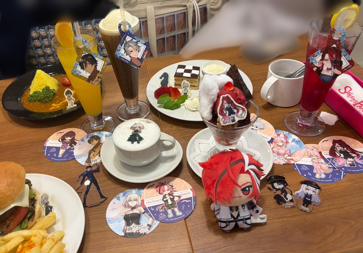 star_yy66's tweet photo. ほんじつ！！
なんだか全てがセカセカしていましたが、ハシゴできました！！えふじーおーな1日でハピ〜🎶
展→もーすんごいね、ボリュームがある
　　あれもこれも涙ながらに拝見
スイパラ→師匠のコースター引けました！
　　　　　嬉しい！食べ過ぎ注意だね〜🍛

雑なぼかしで失礼します https://t.co/Yc3alF4ggj
