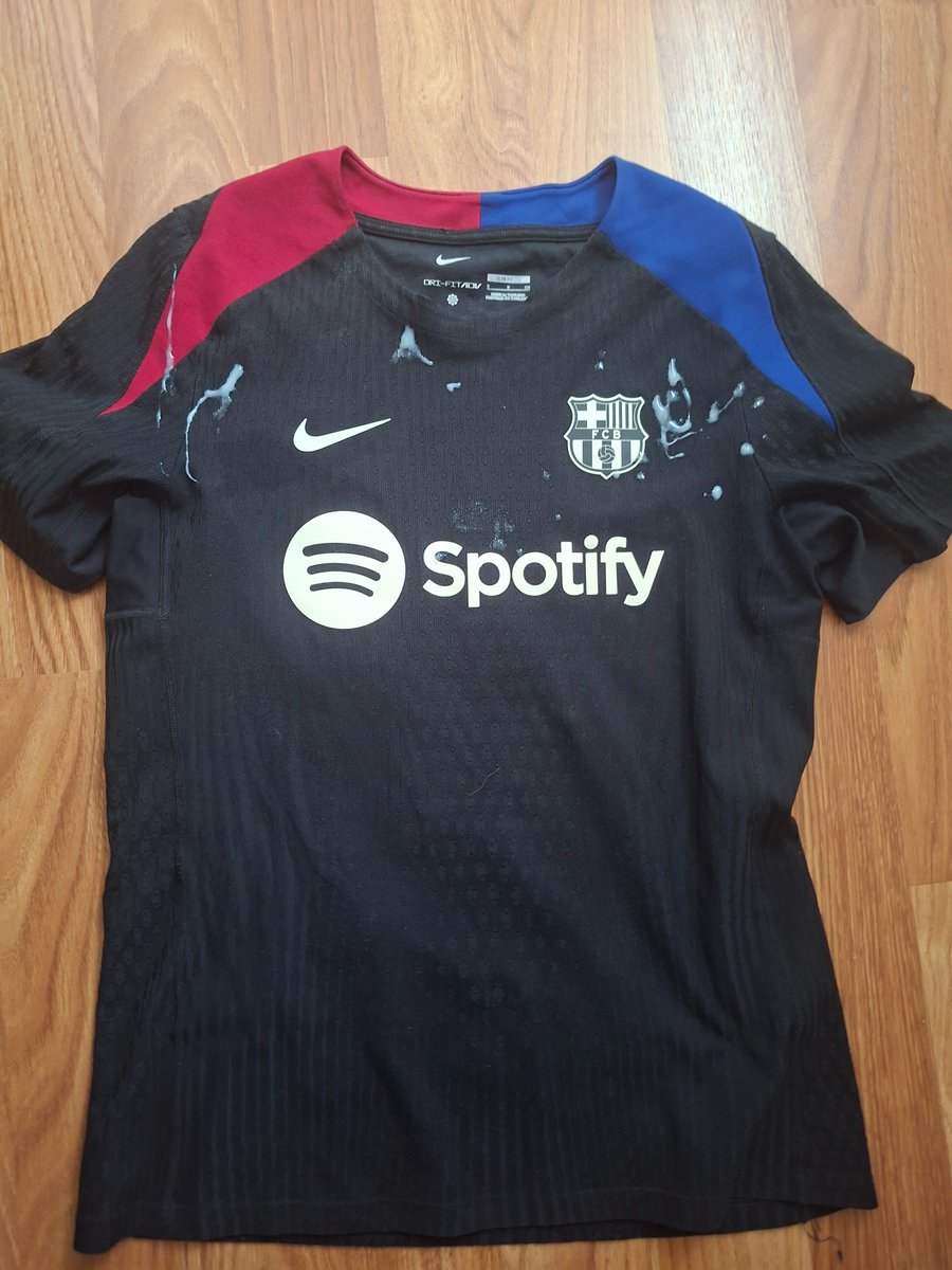 GearboyCash's tweet photo. #sportswear #loads #nikegear #footballshirt. A new training, Happy Ending 💧 https://t.co/A4scg14bSb