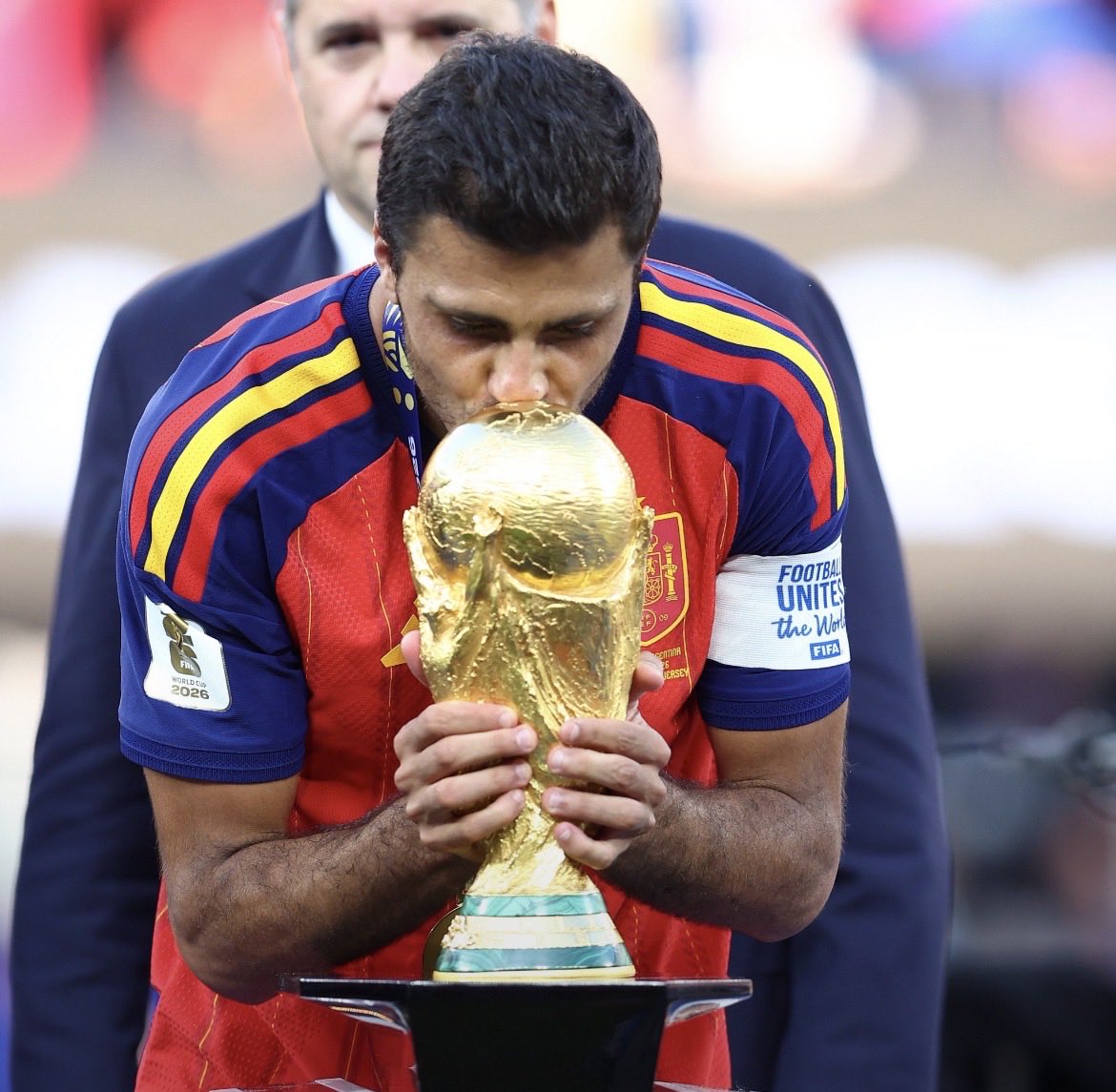 HamedAxm3c3's tweet photo. «🔴💣 نادي برشلونة يريد التعاقد مع رودري 🇪🇸 ! 💙
🥶🥶🥶🥶🥶🥶🥶🥶🥶🥶🥶🥶🥶
♥️♥️♥️♥️♥️♥️♥️♥️♥️♥️♥️♥️♥️

🗞️RMC Sport https://t.co/ZvjqMdY7Jl