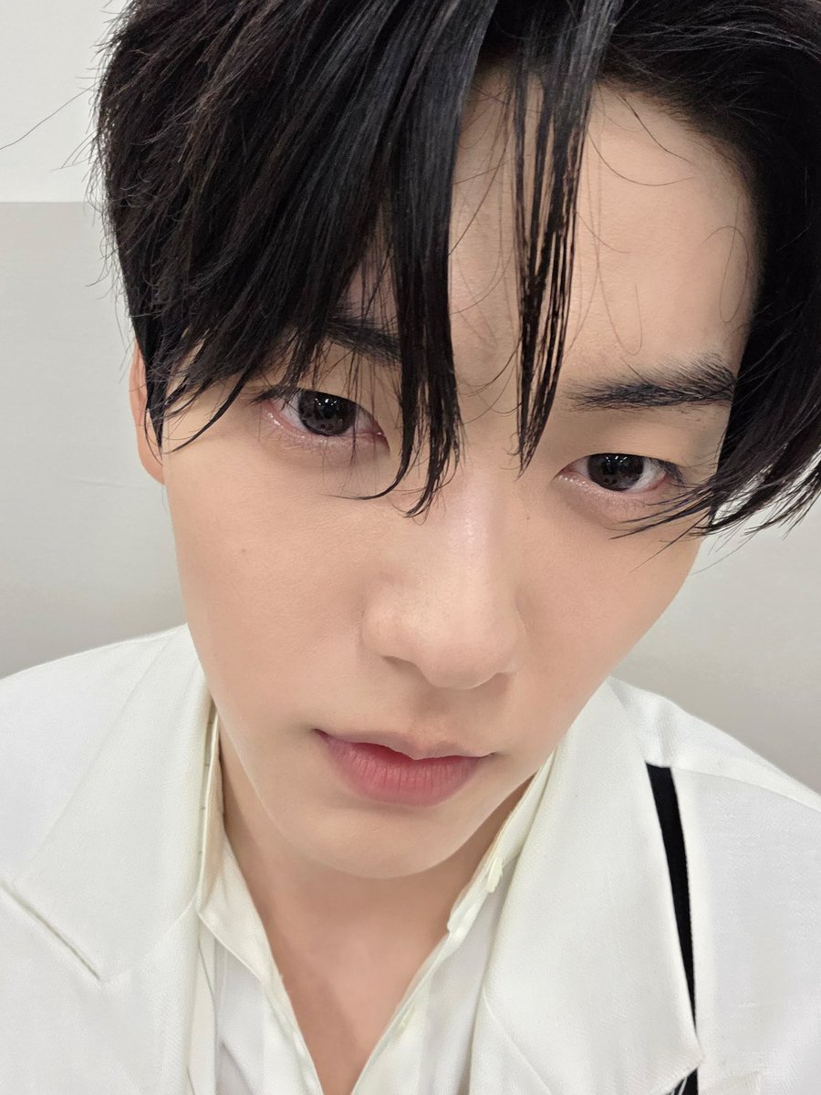 POV_in_fox's tweet photo. 째수빈 나 쫌 서운하다..😞 
애정표현 너무 줄었어 너 https://t.co/YEupUM9hXF
