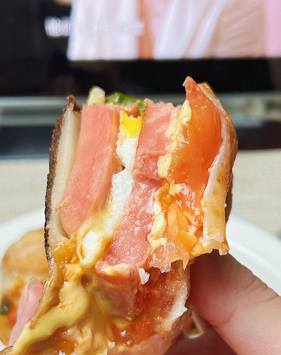 RaeBill127283's tweet photo. Just whipped up garlic butter toast with melted cheddar and a side of fresh cherry tomatoes in 5 mins—perfect quick snack! https://t.co/Uy6ZoJkZfN