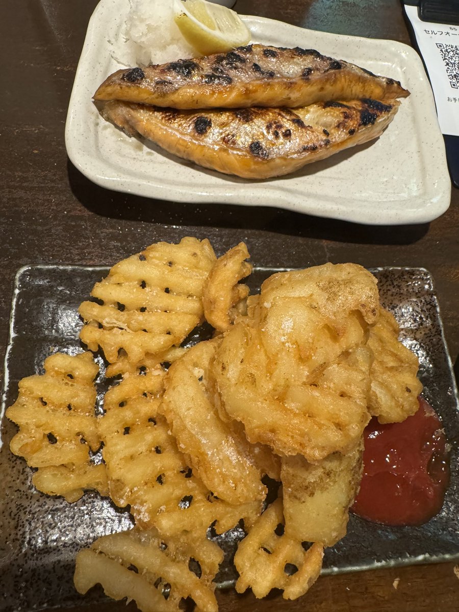216R's tweet photo. 名店（≒焼酎ロックをなみなみと注いでくれるお店）を発見した。上野の浜ちゃん。 https://t.co/JaKBSvKfeZ