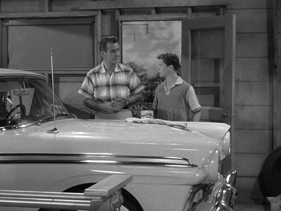 BionicBoy67's tweet photo. #davescaridservice

Ward and Wally are having a heart-to-heart over a mystery car. https://t.co/QH6Lv9o1jv