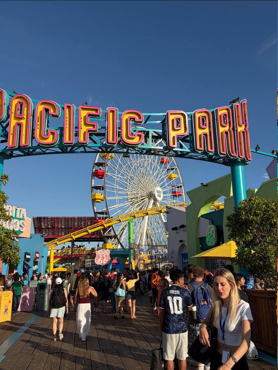 Krisyne_27's tweet photo. Santa Monica https://t.co/sX0iwohCIp