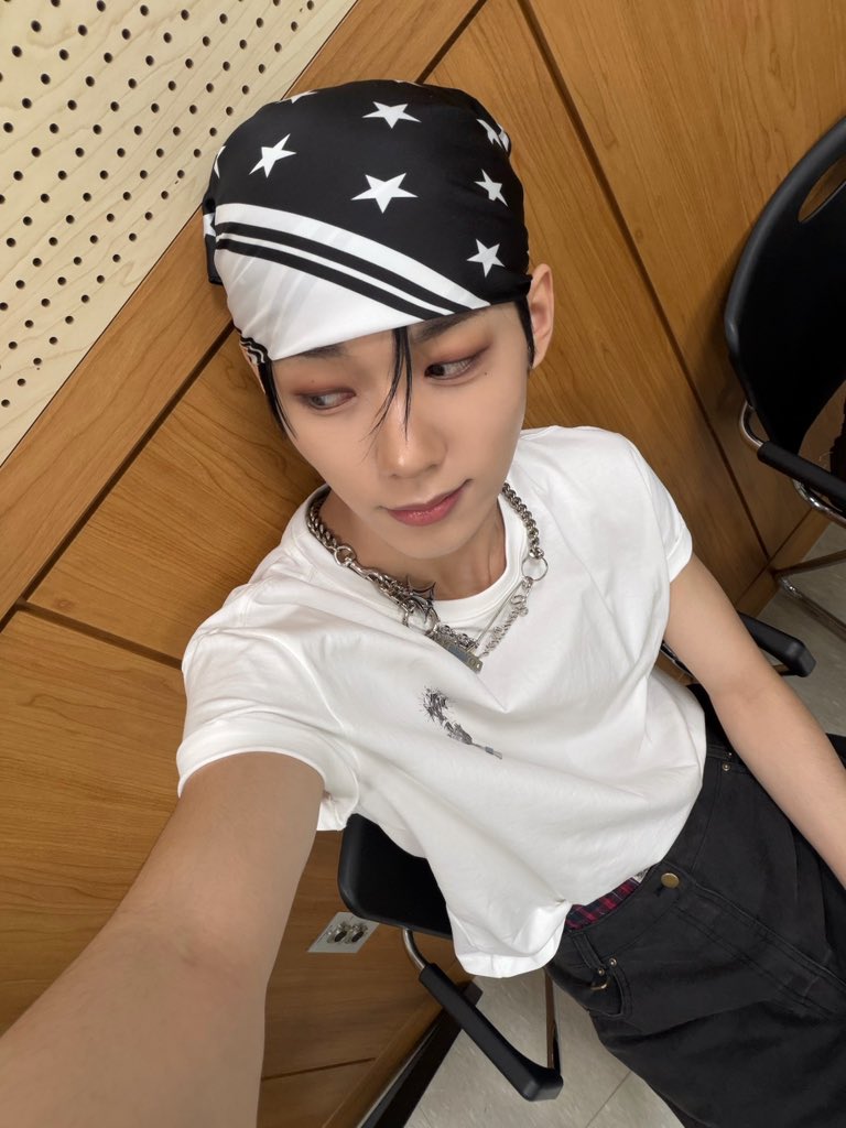 イジョン In ボリョン🕺🪩 #EVNNE #イブン #イジョンヒョン #LEEJEONGHYEON