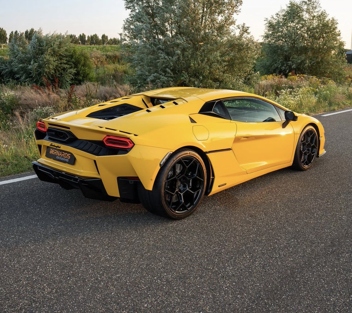 Hushjay24's tweet photo. Giallo Taurus Temerario https://t.co/ZO3lSFgHx6