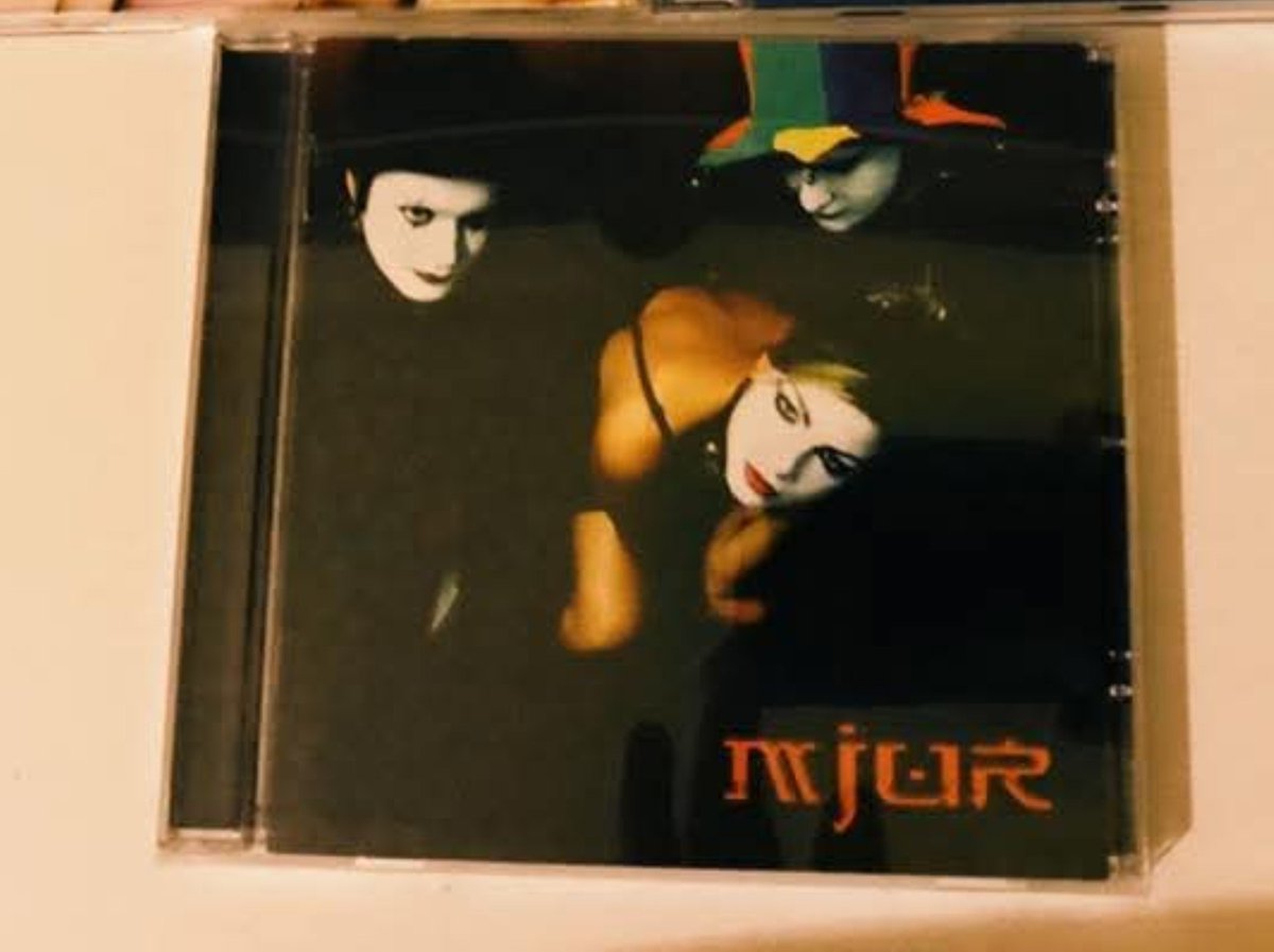 _PRETAPORTER_'s tweet photo. CERCO CD MJUR.
(scena alternative rock/metal italiana di Torino, per intenderci stile Linea 77 / crossover di quegli anni).Cerco una copia in condizioni decenti (almeno ascoltabile) a prezzo onesto da appassionato.
#Emma #Metal #Rock #MJUR #Torino #25luglio #Italia #Roma #Milano https://t.co/B2tMdZvQa0