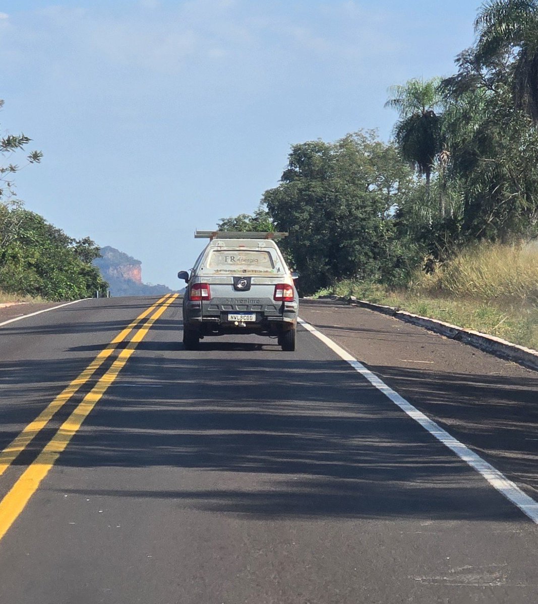pecuariadobem's tweet photo. Perdemos um amigo profissional essa semana na estrada.
Perdeu o controle de uma SW4 e capotou.
Hoje vindo para a fazenda me chamou a atenção
Eu a 120 e os carros me ultrapassando como se eu estivesse parado
E o pior, tudo carro que já tá baleado na idade
Calma gente, vida só tem 1!
