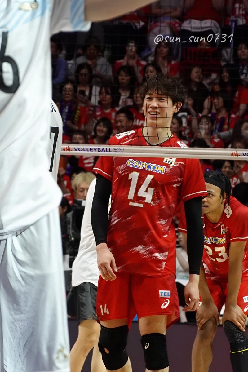 sun_sun0731's tweet photo. ➀試合中も楽しそう
➁鋭い眼光がかっこよすぎてヒィッ！ってなった
➂timelesz原くんにとんでもなく可愛い顔で会釈してた
#VNL2026
#石川祐希
2026.7.19 🇯🇵×🇦🇷戦 https://t.co/XBcDyDaD5K