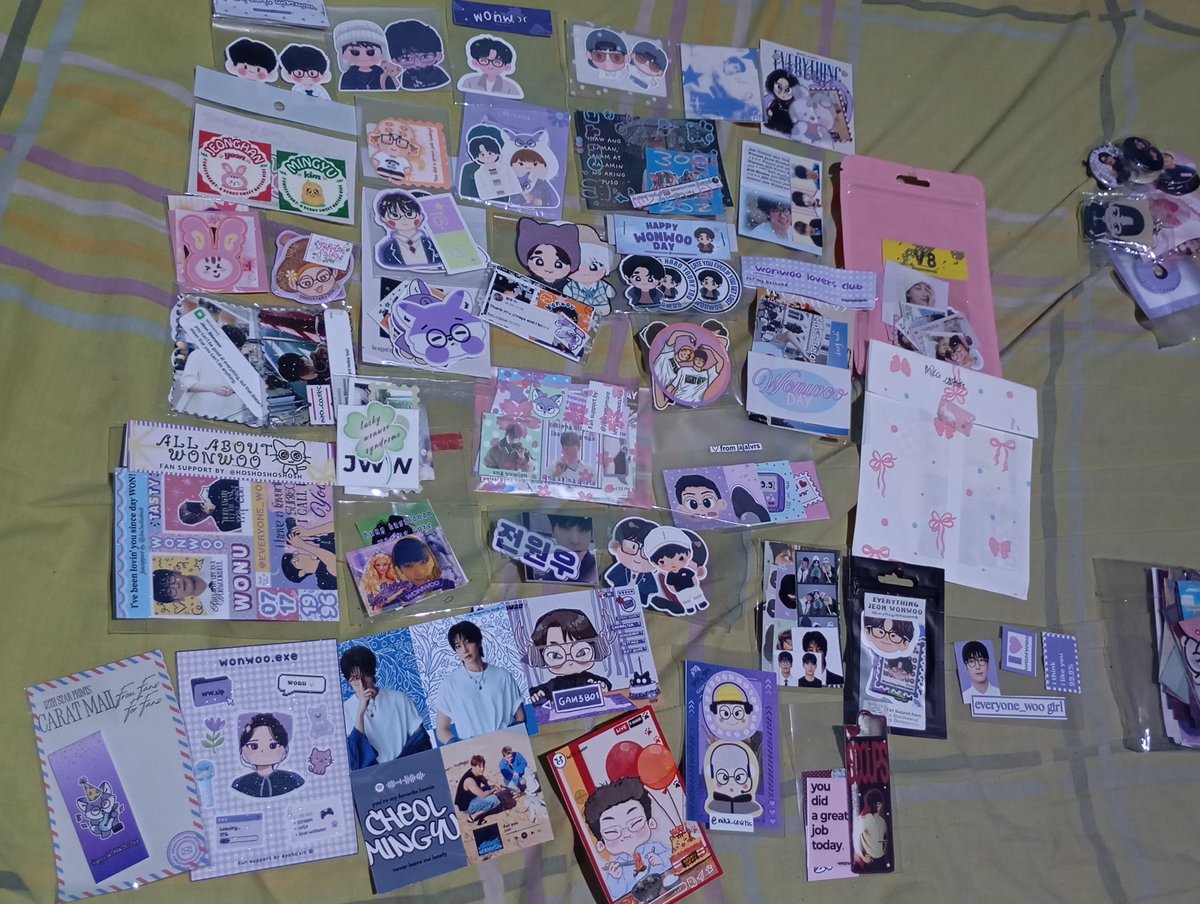 mika_coustic's tweet photo. everything i got at #EverythingJWWAtAMMB !! ๐
thank you so much to everyone who traded and gave me freebies, all of your freebies are so cutieful and pretty. ๐ฅน
can't tag all because there's many of you guys ๐ https://t.co/6SispGeMMI