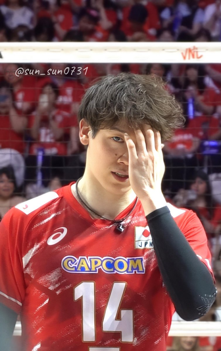 sun_sun0731's tweet photo. ➀試合中も楽しそう
➁鋭い眼光がかっこよすぎてヒィッ！ってなった
➂timelesz原くんにとんでもなく可愛い顔で会釈してた
#VNL2026
#石川祐希
2026.7.19 🇯🇵×🇦🇷戦 https://t.co/XBcDyDaD5K