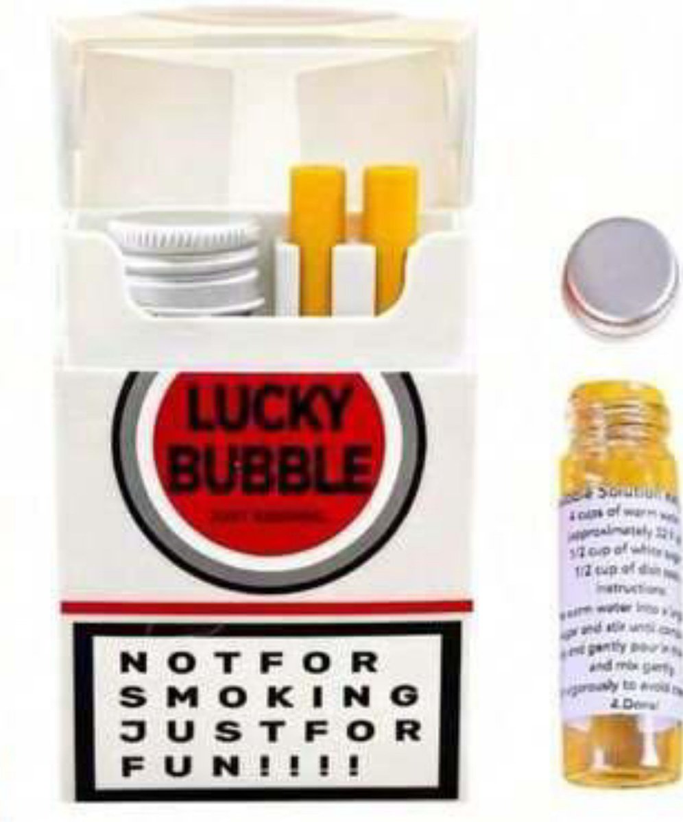jendeukistyles's tweet photo. Jennie had me at first, I thought she was smoking for real. Turn out its just a bubble cigarrete... https://t.co/fFzuBsLwSC