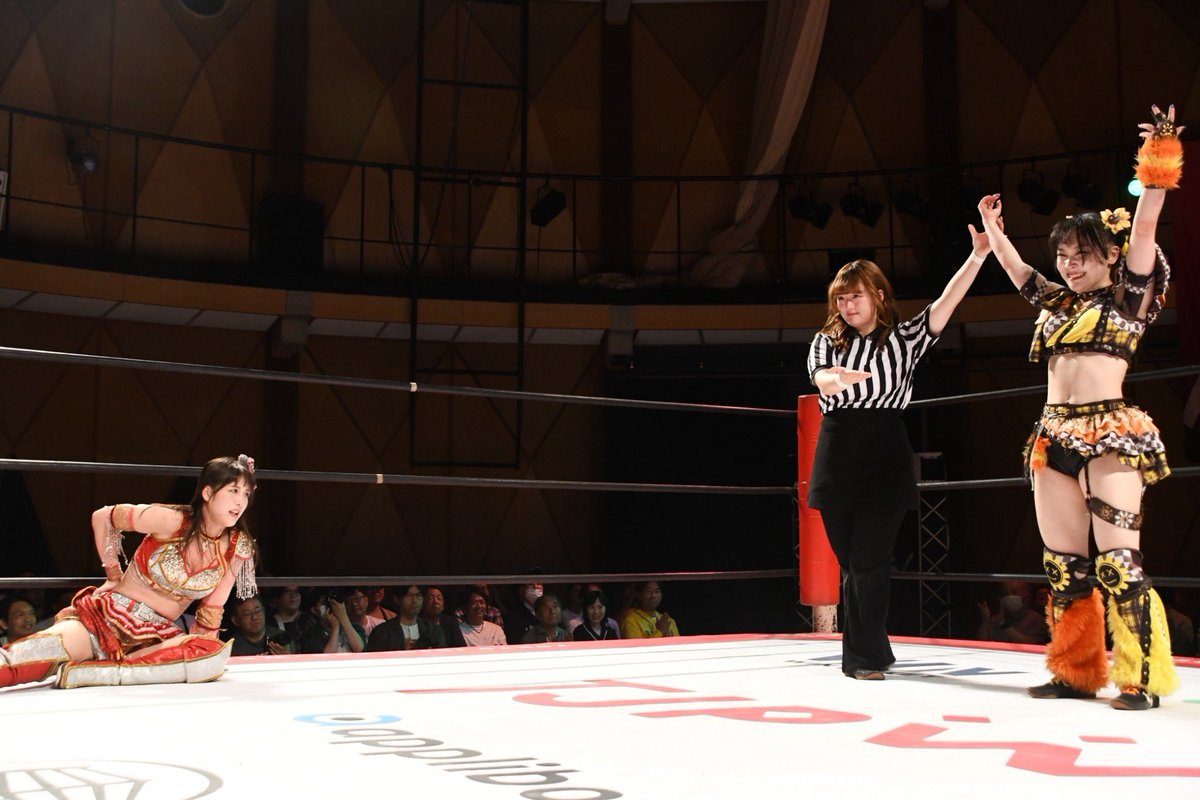 wakana_uehara's tweet photo. トーナメント敗れベルト獲れずみんなのことがっかりさせてしまう結果になってしまっているけれど、現実をしっかり受け止めてまた進みます！！
歩みを止めるつもりはないので、また懲りずに応援してもらえたら嬉しいです！

HIMAWARIさん！次回は私が美味しく頂いちゃうのでよろしくお願いします😋🌻 https://t.co/BlIeg0l0n2