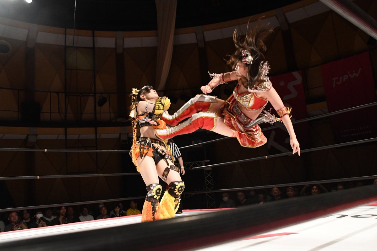 wakana_uehara's tweet photo. トーナメント敗れベルト獲れずみんなのことがっかりさせてしまう結果になってしまっているけれど、現実をしっかり受け止めてまた進みます！！
歩みを止めるつもりはないので、また懲りずに応援してもらえたら嬉しいです！

HIMAWARIさん！次回は私が美味しく頂いちゃうのでよろしくお願いします😋🌻 https://t.co/BlIeg0l0n2