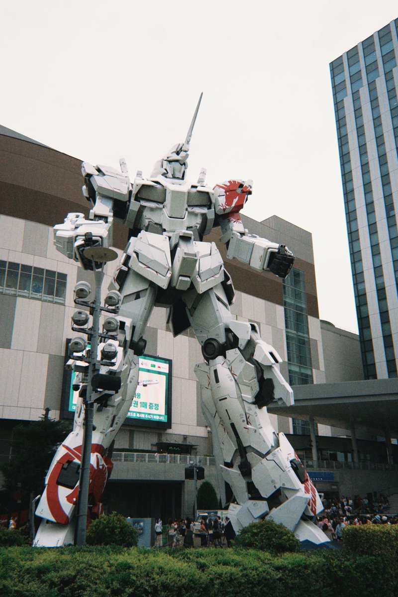 offret's tweet photo. そういえばテナーのツアー、全通してました　しかも初めて最前列で観た　ホリエはいつまでも私の最推しだし一番好きなバンドはストレイテナーです https://t.co/wCY5PJUuyu