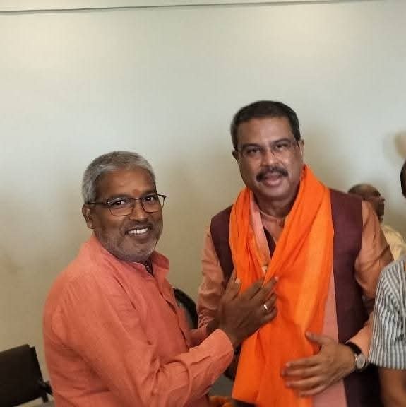 akshakrawar's tweet photo. केन्द्रीय शिक्षा मंत्री श्री धर्मेंद्र प्रधान जी का इस्तीफा 👉 दुर्भाग्यपूर्ण। https://t.co/ie8z1fhU6w