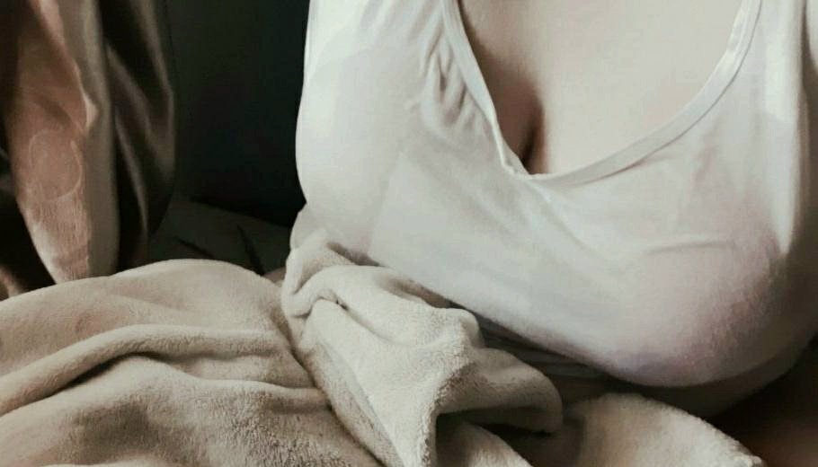 Mona_lis04's tweet photo. อยากมีคนหนุนตัก อยากป้อนนม https://t.co/wIuf0VFENm