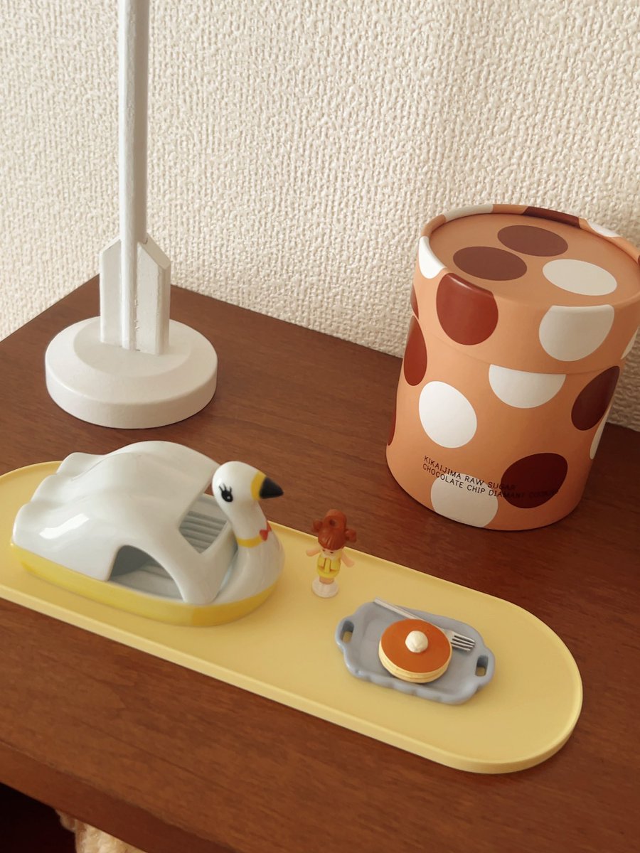teabear5656's tweet photo. 断捨離動画流しながらひたすらお部屋片付けてる（ちょっとスッキリした） https://t.co/EscRTcmYNX