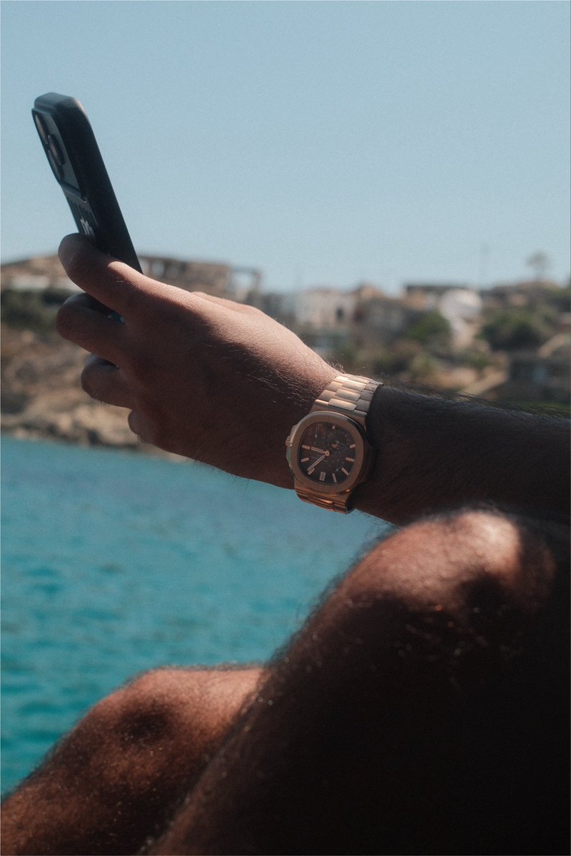 svnnnyd's tweet photo. looking at my phone

looking at the trades

slowest month I’ve had all year

spent it all already in Mykonos https://t.co/qw3dVLAFSc