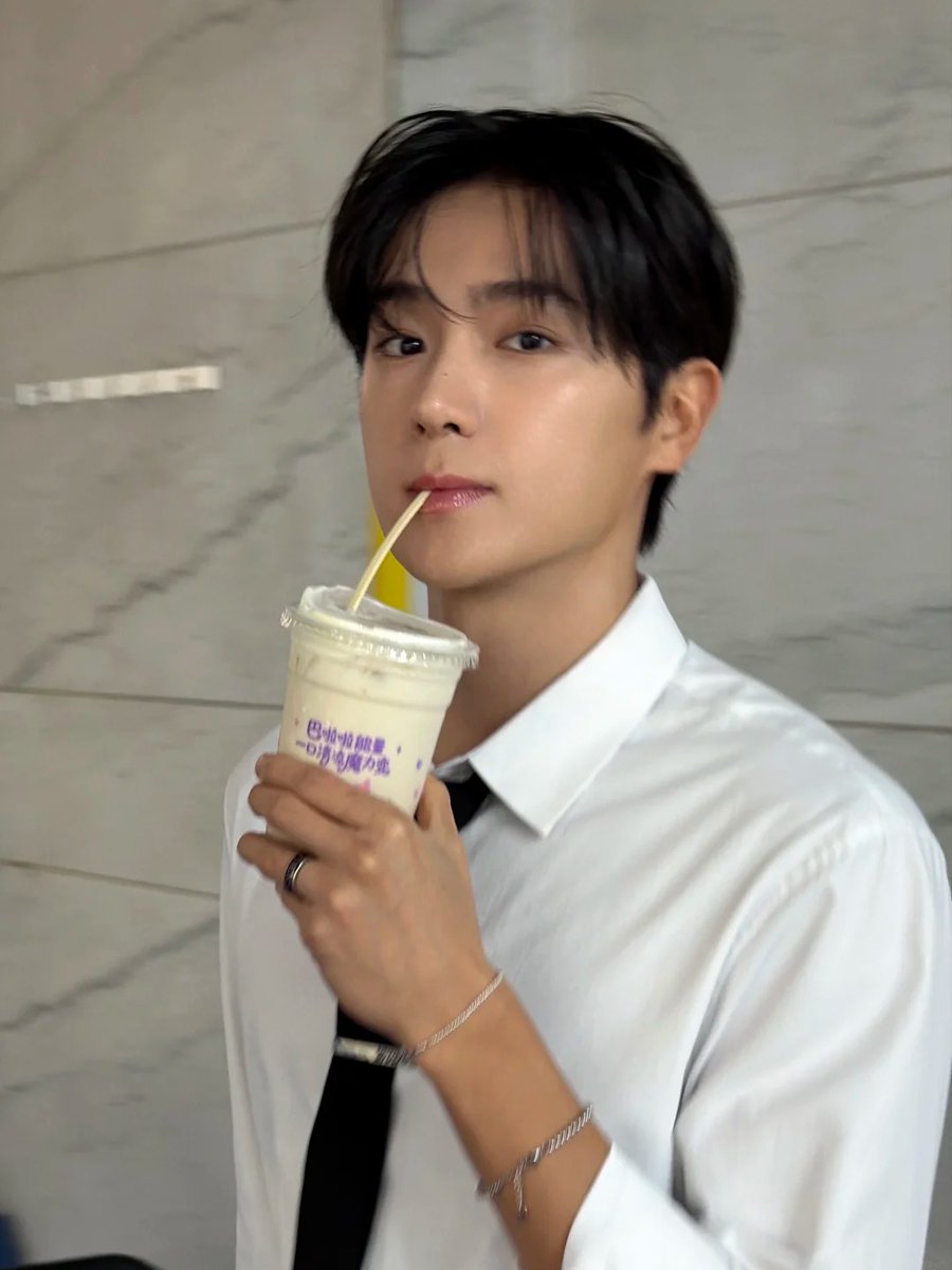 hyunjaesupport's tweet photo. 260725 | 李在贤HYUNJAE on xiaohongshu

“the b, thank you all 🌹”

💌 https://t.co/4NCCxB8oCw

#현재 #HYUNJAE #더보이즈 #THEBOYZ https://t.co/fuFed8c2Rl