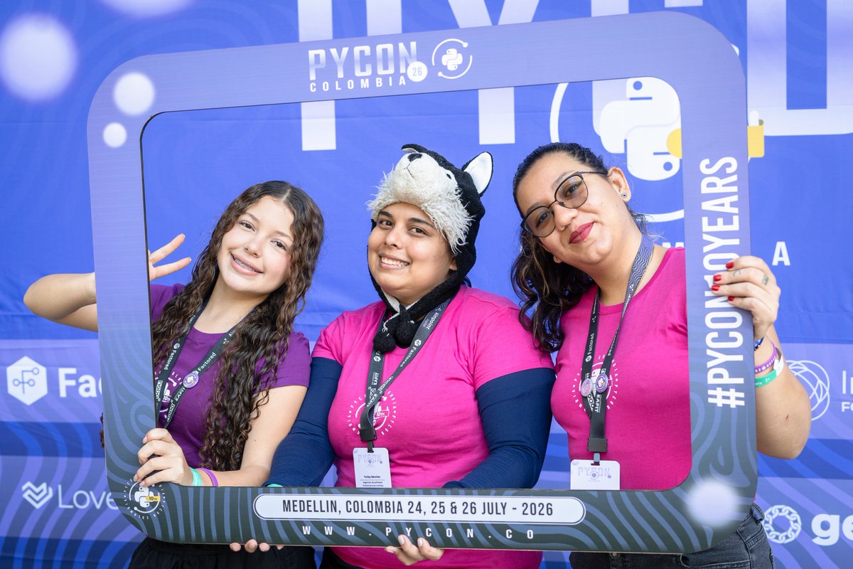 pyconcolombia's tweet photo. 🐍📚 Welcome to Day 2 of PyCon Colombia 2026 🚀

We’re excited to continue a day full of inspiring talks, hands-on learning, and meaningful connections.

Thank you for being part of PyCon Colombia 2026 and for helping grow a stronger, more connected Python community. 💚🇨🇴 https://t.co/ojn08YBHue