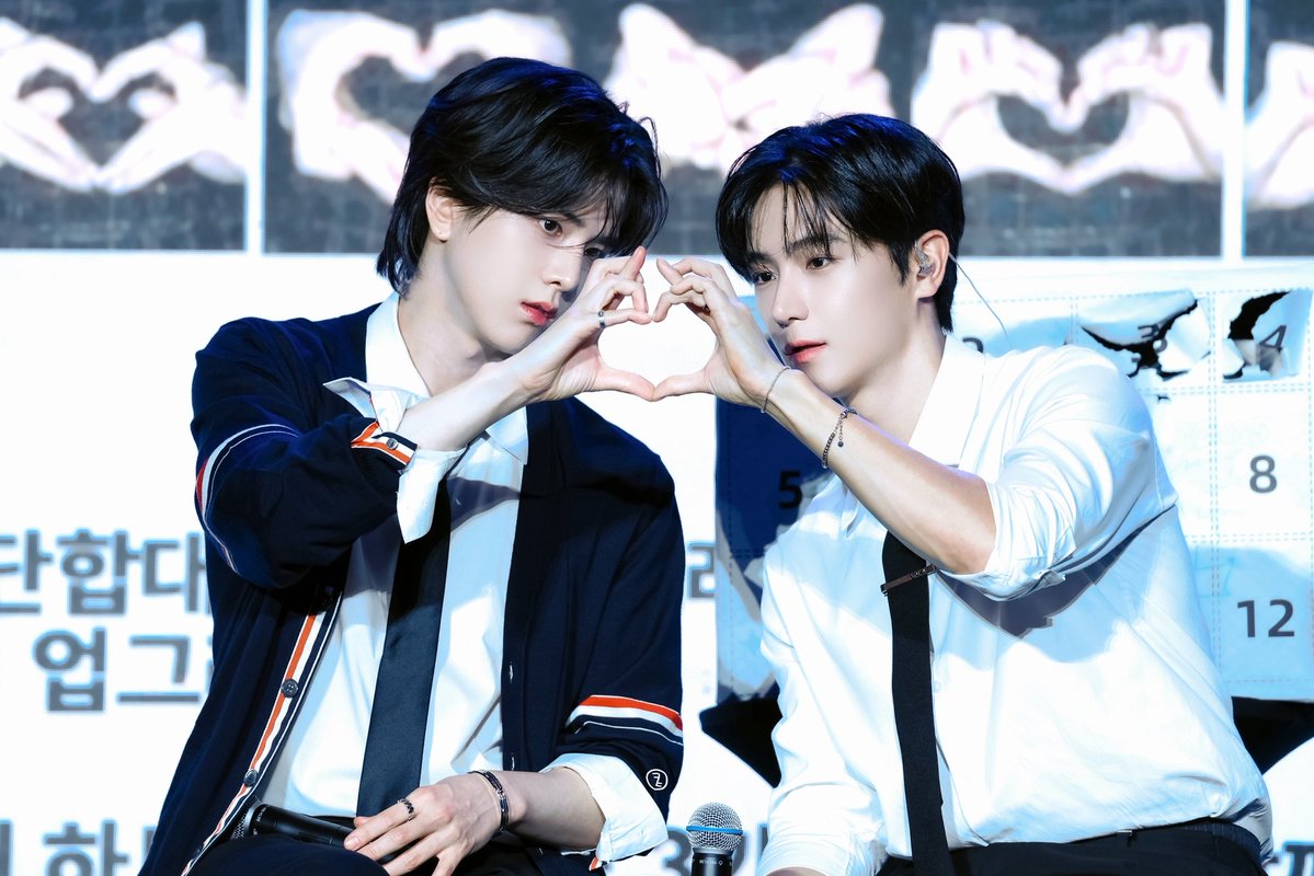 ko_oserenade's tweet photo. 260725✨ 상하이 팬미팅

#영훈 #YOUNGHOON #현재 #HYUNJAE #더보이즈 #THEBOYZ https://t.co/dQDouqKhqH