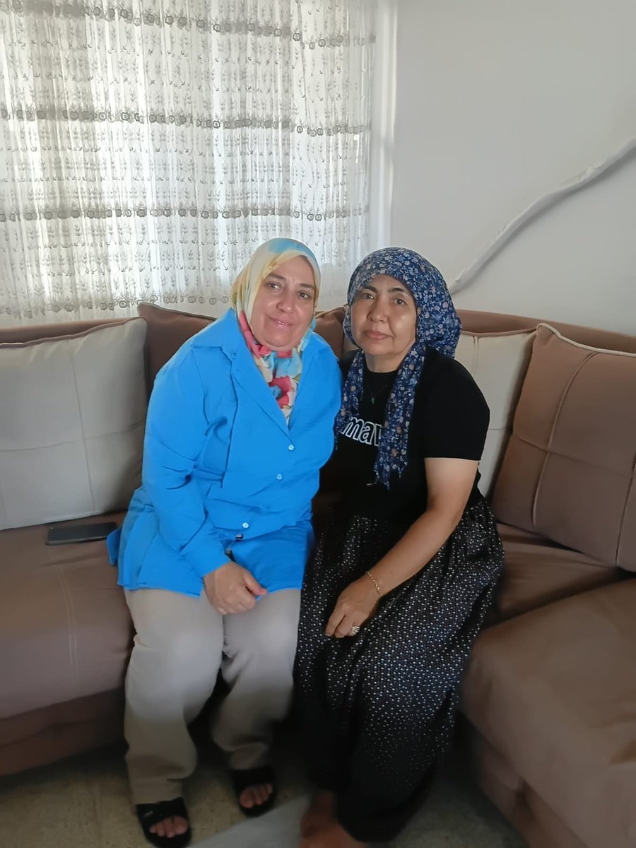 YuregirAk's tweet photo. 📍Tahsilli 

Mahalle Başkanımız Perihan Kandemir, Reyhan Hanım'ı ziyaret ederek, Cumhurbaşkanımız'ın selamlarını iletti. 

Ev sahibimize nazik misafirperverliği ve hoş sohbeti için teşekkür ediyoruz. https://t.co/bgShNgUIBy