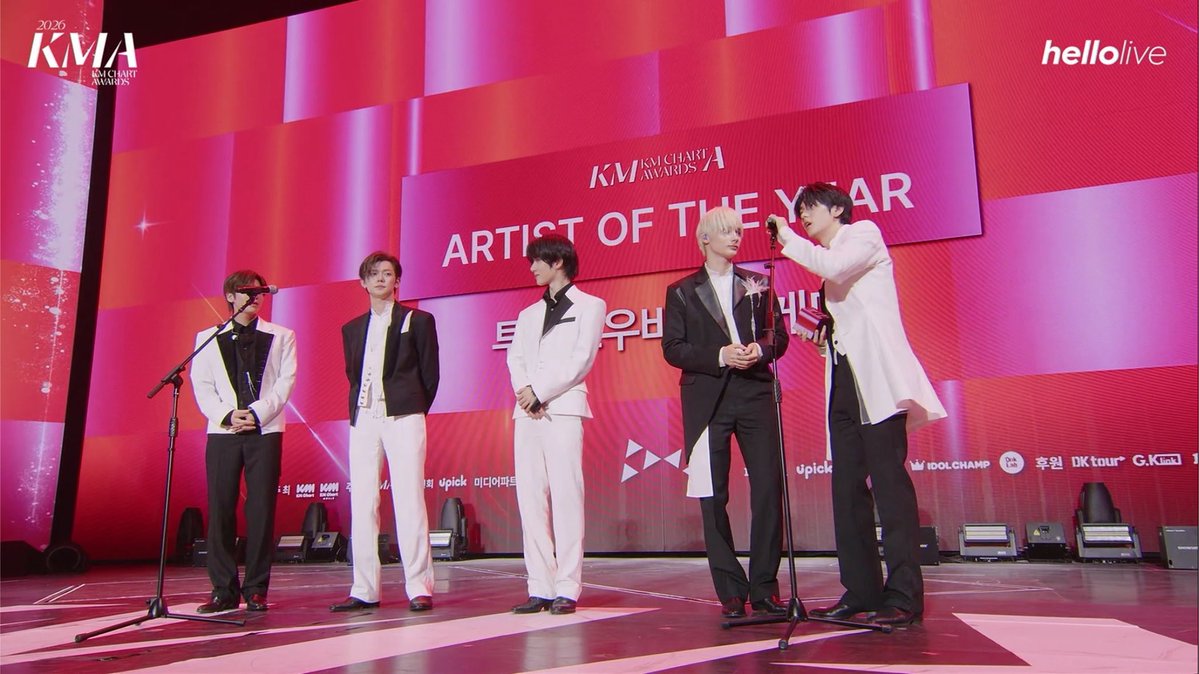 TXT_DailyNews's tweet photo. .@TXT_members daesang trophies so far :

🏆 Artist of The Year – ASEA 2024
🏆 Best Performance – HMA 2024
🏆 Artist of The Year – KMA CA 2026 🆕️

more to come....👀
#TOMORROW_X_TOGETHER https://t.co/gayHjX6y7R