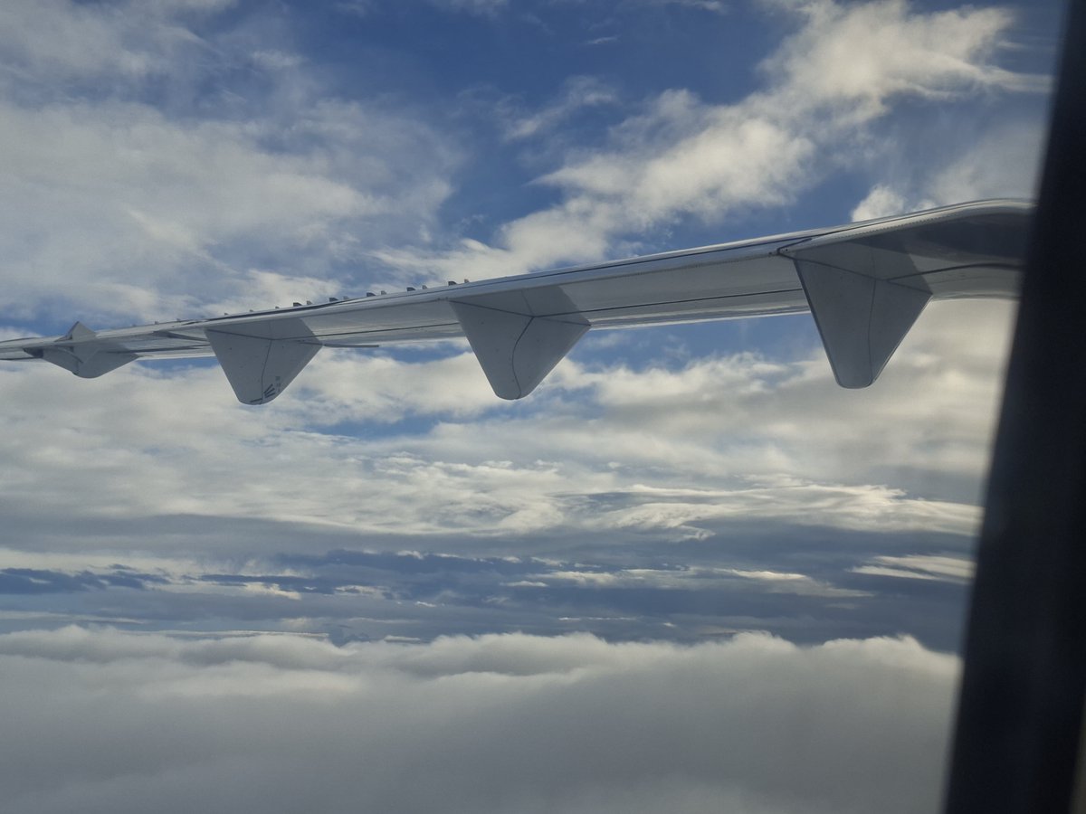 lenshimalayan's tweet photo. #abovefromclouds #windowview #travel #viral #skyview https://t.co/DpQYrsYxRC