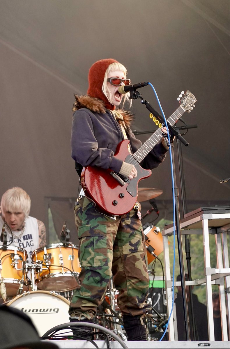 imaIiabiIityx's tweet photo. been obsessed with all of hayley’s festival fits this year. this fashion icon x https://t.co/bYoJYKFiej