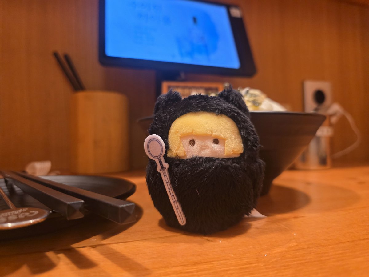 hariwal_cos's tweet photo. 예절샷                                    내가 찍고 싶은 예절 샷

케닌: 이게무슨예절샷이야 https://t.co/zI2NinJ8UA